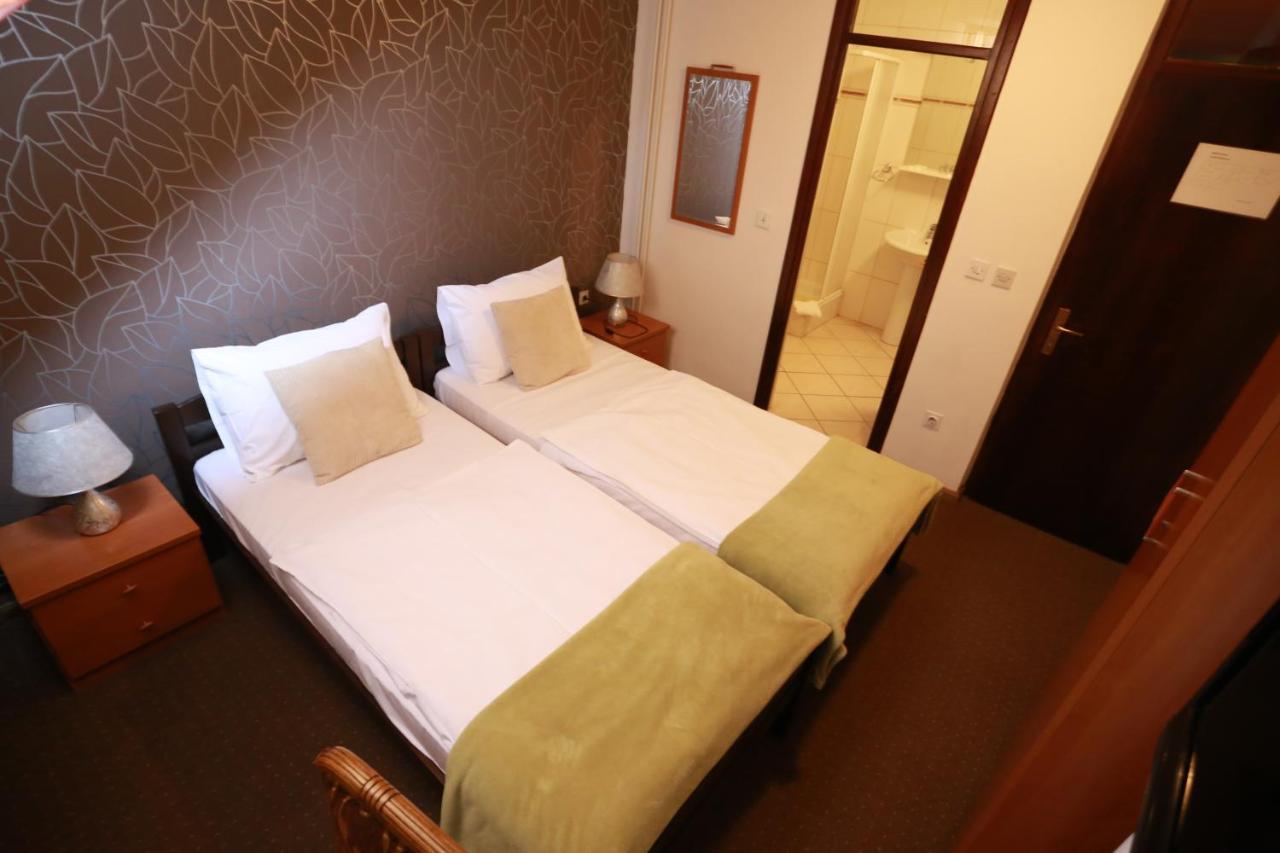 Rustika Sobe Bed and Breakfast Osijek Exteriör bild